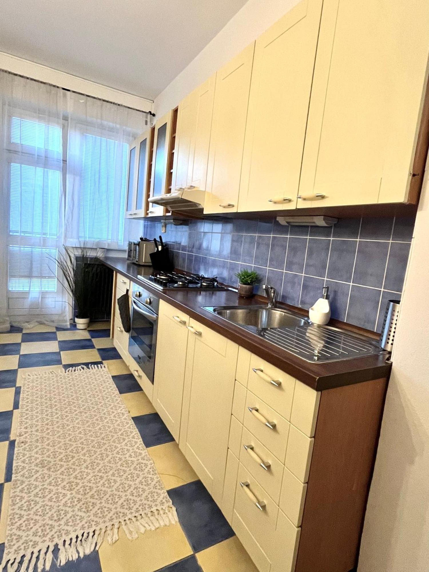 Audrey Hepburn Apartment Old Town Air Conditioned Bratislava Extérieur photo
