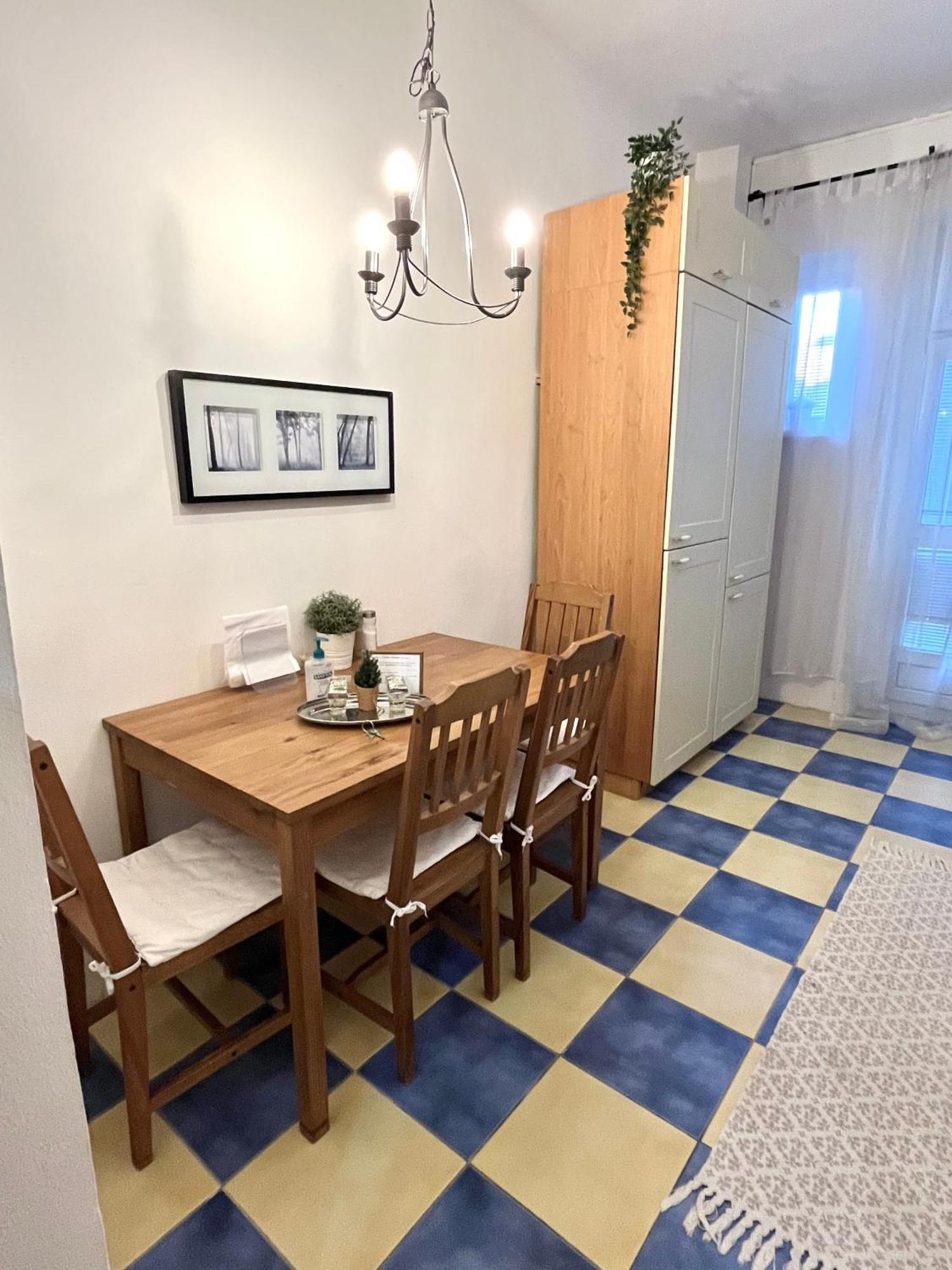 Audrey Hepburn Apartment Old Town Air Conditioned Bratislava Extérieur photo