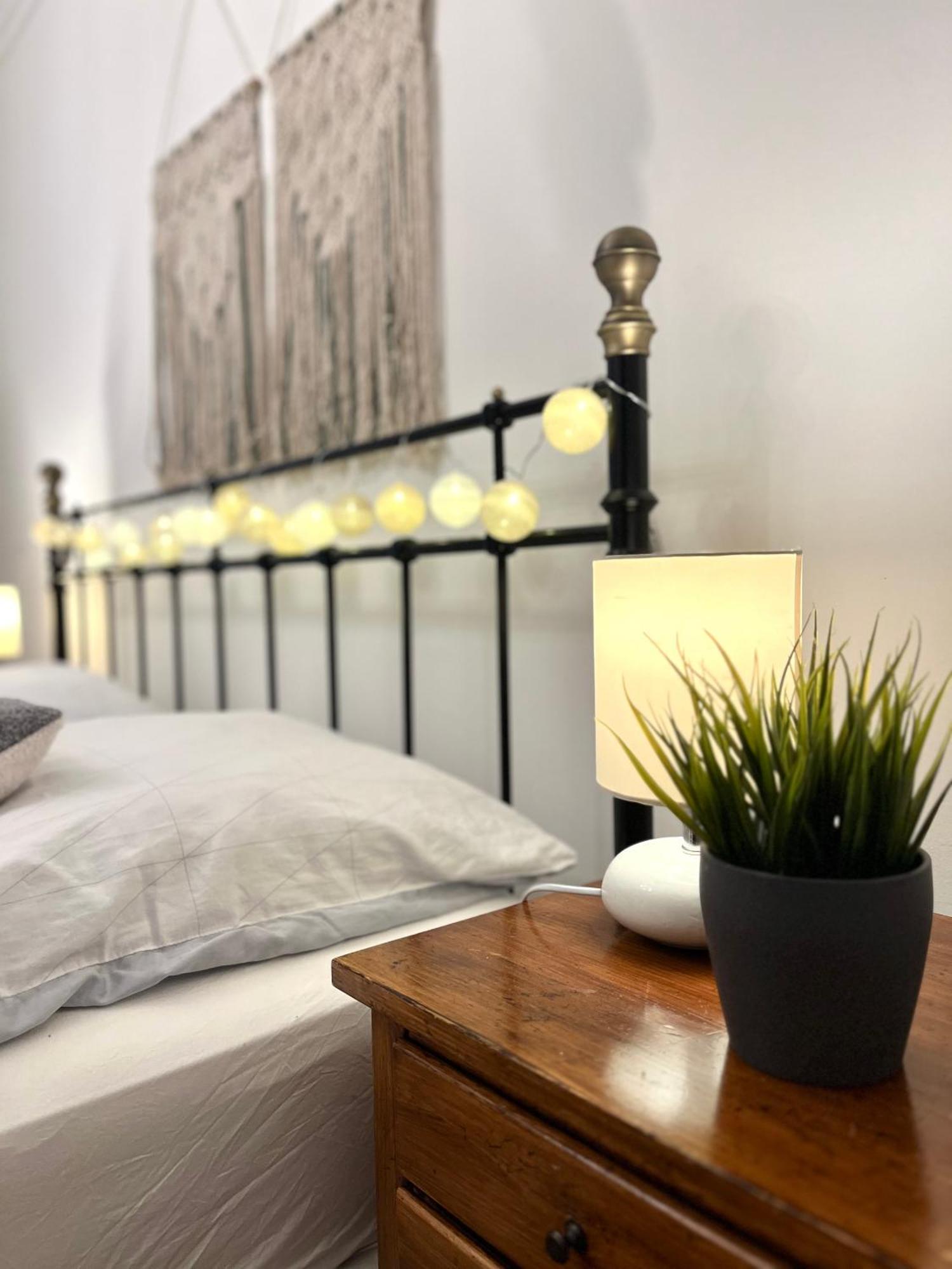 Audrey Hepburn Apartment Old Town Air Conditioned Bratislava Extérieur photo