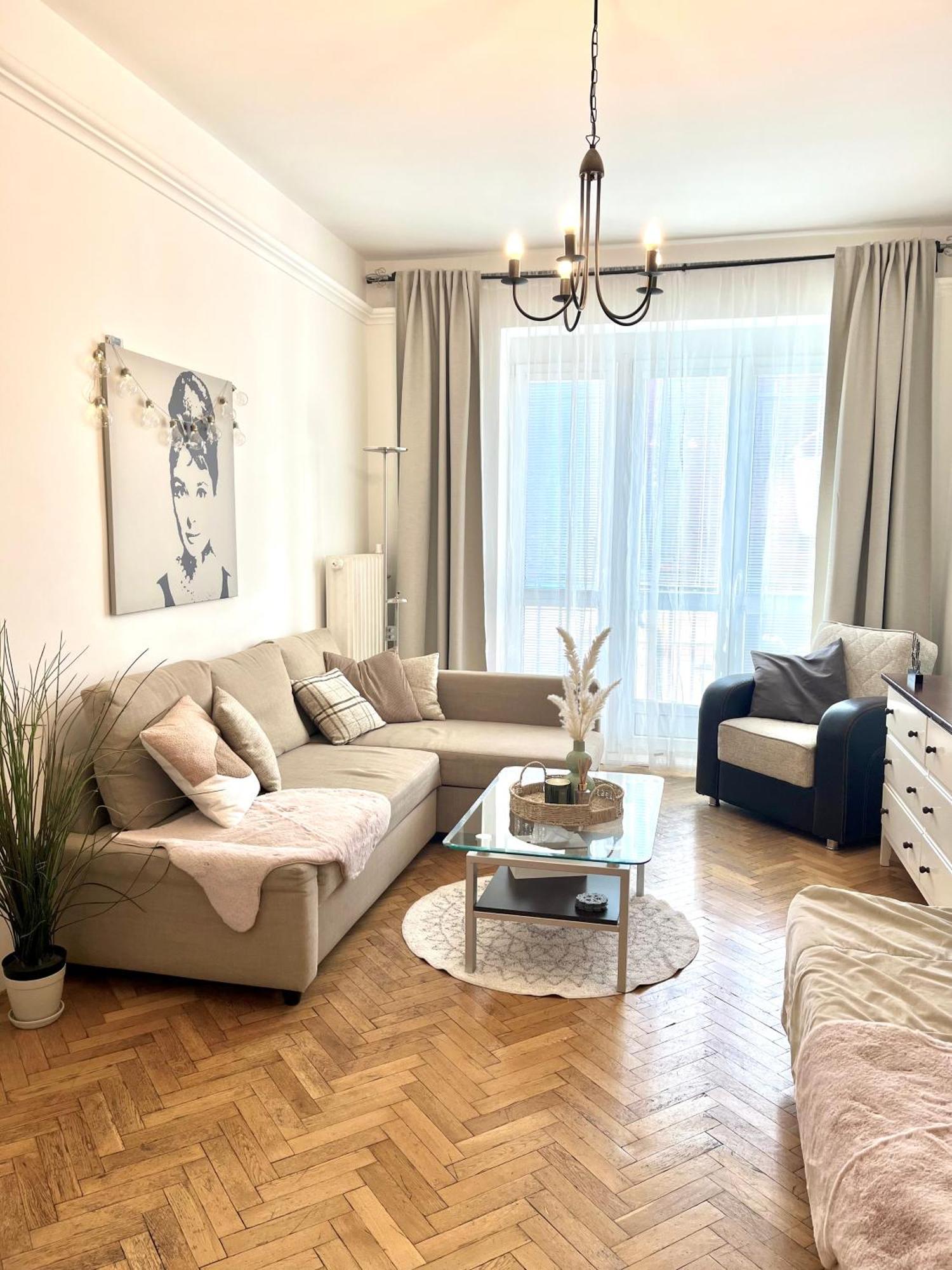 Audrey Hepburn Apartment Old Town Air Conditioned Bratislava Extérieur photo
